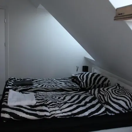 Sredni Apartament Nad Zalewem * 슈비노우이스쳬