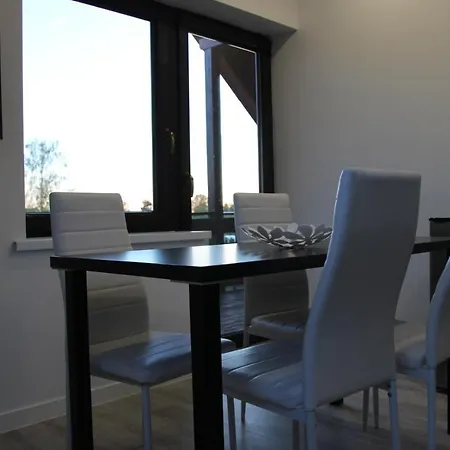 Sredni Apartament Nad Zalewem * 슈비노우이스쳬